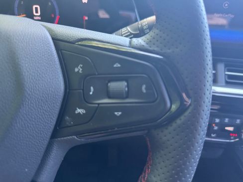 Used 2026 Chevrolet Trax RS FWD image 19
