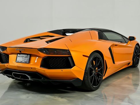 Used 2016 Lamborghini Aventador LP 700-4 image 11