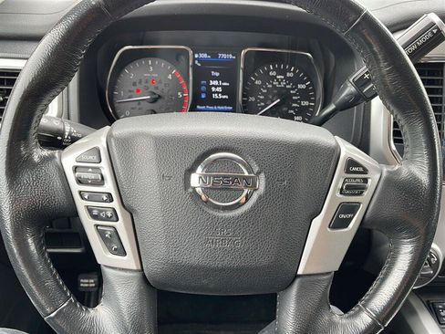 Used 2019 Nissan Titan SV AWD/4WD image 6