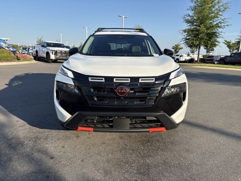 Used 2025 Nissan Rogue SV AWD/4WD image 3
