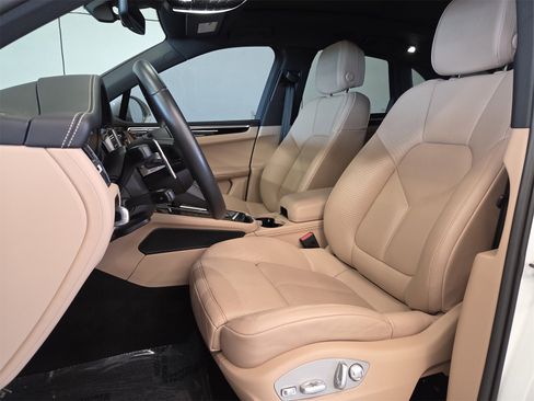 Used 2024 Porsche Macan image 5