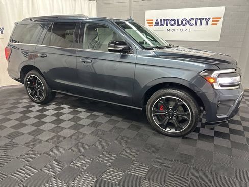 Used 2024 Ford Expedition Limited AWD/4WD image 2