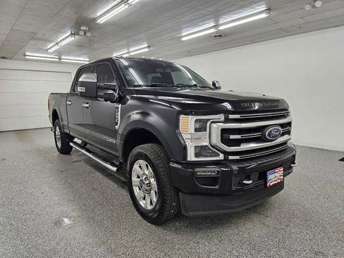 Used 2020 Ford F250 Platinum w/ FX4 Off-Road Package AWD/4WD image 3