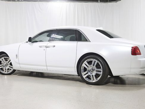Used 2016 Rolls-Royce Ghost RWD image 11