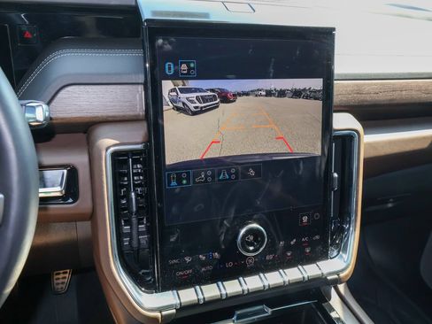 New 2026 GMC Yukon Denali Ultimate w/ LPO, Floor Liner Package AWD/4WD image 23