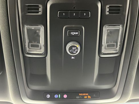 Used 2024 Chevrolet Tahoe LT AWD/4WD image 24