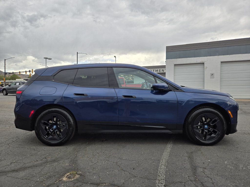 Certified 2024 BMW iX xDrive50 AWD/4WD image 4