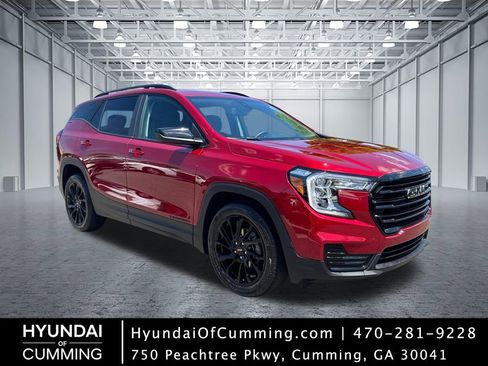 Used 2024 GMC Terrain SLE w/ Elevation Edition FWD image 1