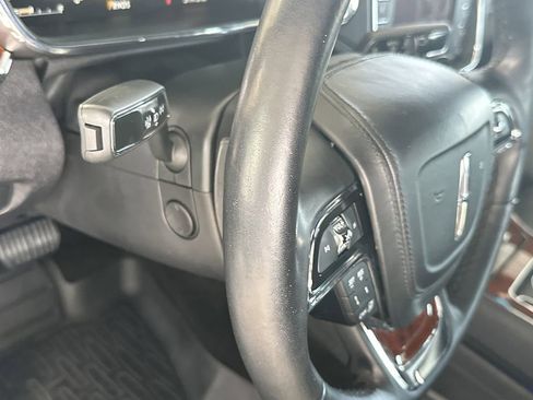 Used 2020 Lincoln Continental Reserve w/ Luxury Package image 18