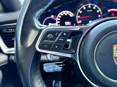 Used 2017 Porsche Panamera 4 image 19