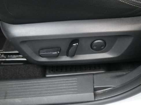 Used 2023 Nissan Rogue SV image 14