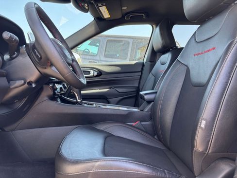 Used 2025 Jeep Compass Trailhawk image 25