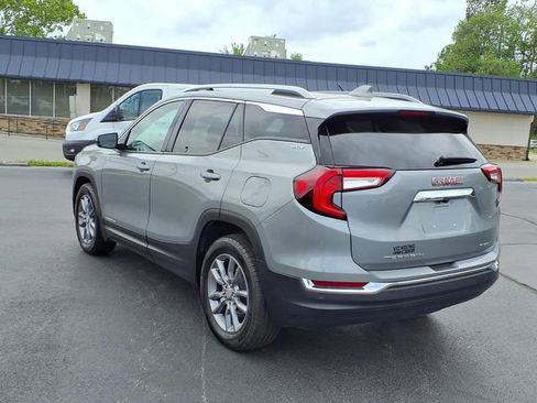 Used 2023 GMC Terrain SLT w/ Tech Package AWD/4WD image 3