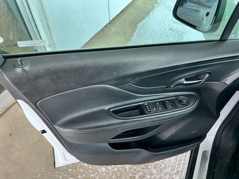 Used 2021 Buick Encore Preferred image 16