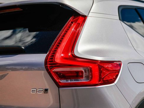 Used 2026 Volvo XC40 B5 Ultra w/ Climate Package image 9