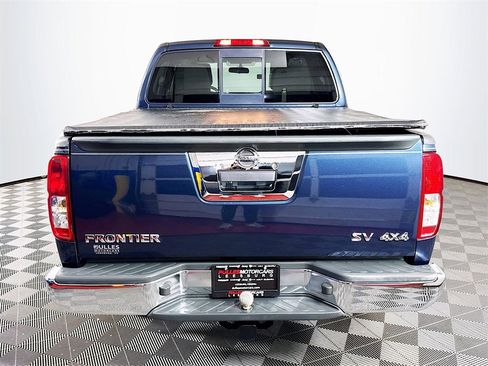 Used 2018 Nissan Frontier SV image 6