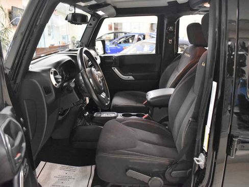 Used 2013 Jeep Wrangler Unlimited Sahara w/ Connectivity Group AWD/4WD image 10