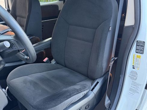 Used 2019 Dodge Grand Caravan SE image 28