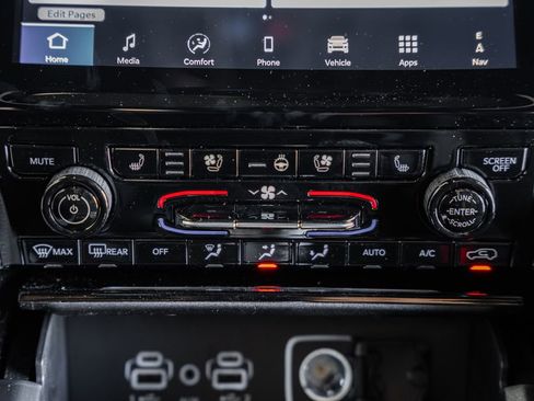 New 2025 Jeep Grand Cherokee Overland image 24