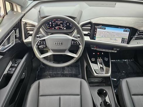 Used 2025 Audi Q4 e-tron Premium w/ Convenience Package AWD/4WD image 5