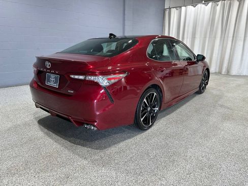 Used 2018 Toyota Camry XSE FWD image 3