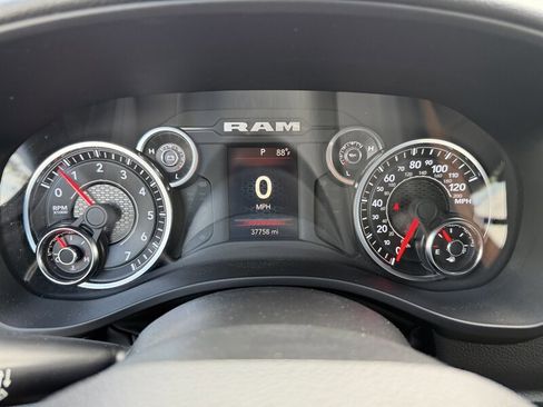 Used 2023 RAM 1500 Big Horn AWD/4WD image 38