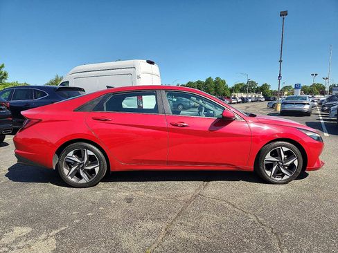 Used 2023 Hyundai Elantra SEL w/ Convenience Package FWD image 7