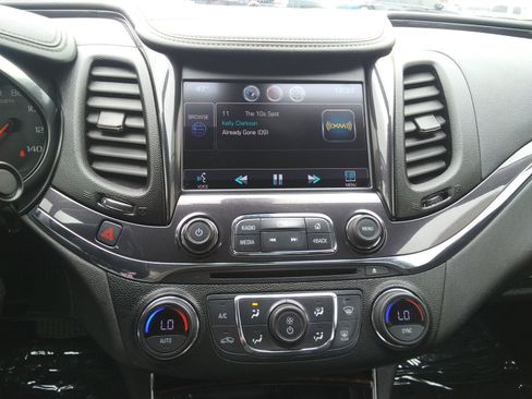 Used 2014 Chevrolet Impala LT FWD image 17