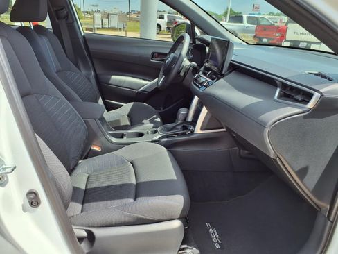 Used 2023 Toyota Corolla Cross AWD Hybrid image 19