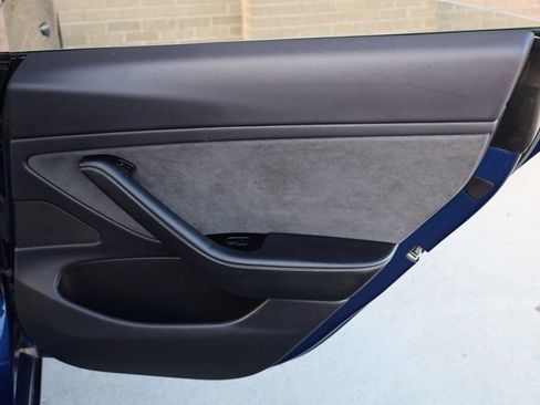 Used 2018 Tesla Model 3 Long Range image 21