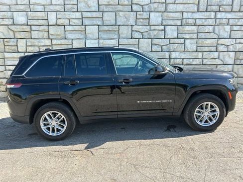 Used 2025 Jeep Grand Cherokee Laredo X w/ Luxury Tech Group I AWD/4WD image 6