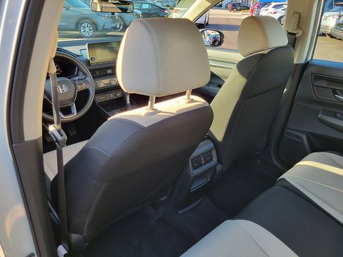 Used 2024 Honda CR-V LX image 12