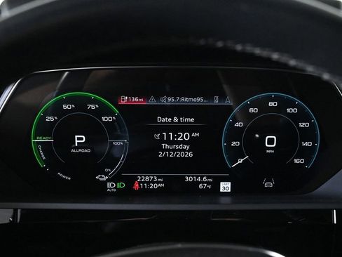 Used 2023 Audi e-tron Premium Plus w/ Premium Plus Package image 11