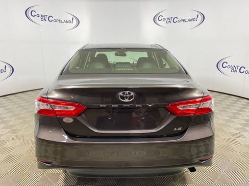 Certified 2018 Toyota Camry LE w/ Moonroof Package FWD image 5