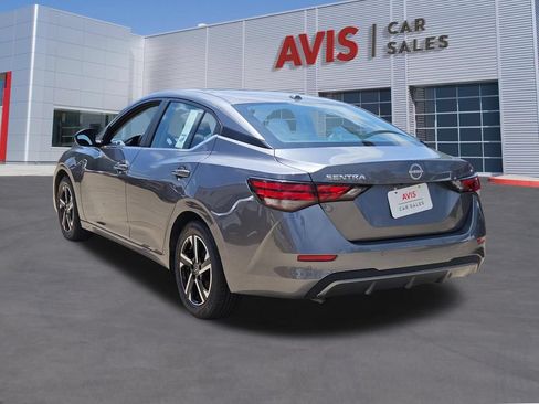Used 2025 Nissan Sentra SV FWD image 3
