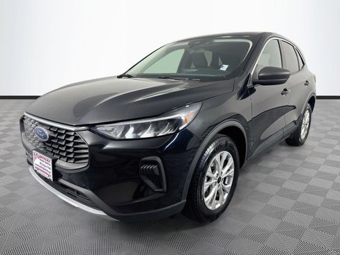 Used 2023 Ford Escape Active AWD/4WD image 3