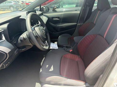 Used 2026 Toyota Corolla SE FWD image 2