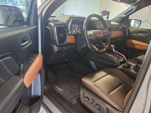 Used 2023 GMC Canyon AT4 w/ AT4 Premium Package AWD/4WD image 7