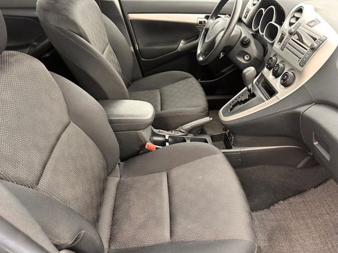 Used 2009 Pontiac Vibe AWD w/ Preferred Package image 10