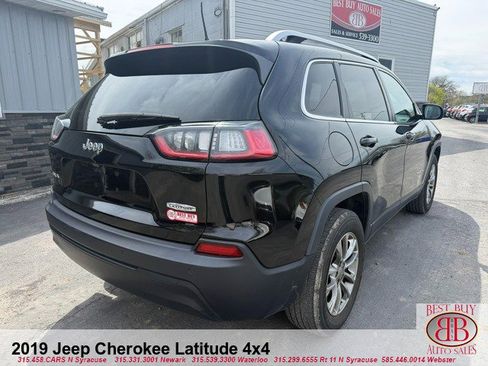Used 2019 Jeep Cherokee Latitude Plus w/ Cold Weather Group AWD/4WD image 6