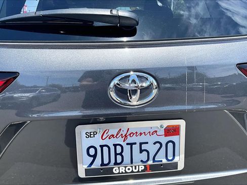 Used 2022 Toyota Highlander XLE AWD/4WD image 30