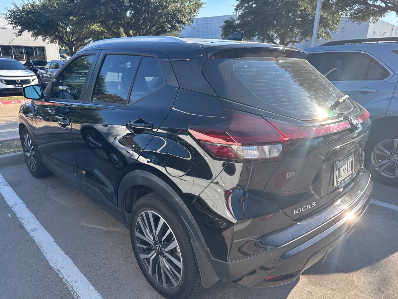 Used 2023 Nissan Kicks SV FWD image 4