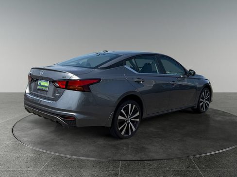 Used 2021 Nissan Altima 2.5 SR w/ SR Premium Package AWD/4WD image 9