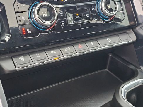 Used 2025 GMC Sierra 3500 Denali w/ Denali Reserve Package image 30