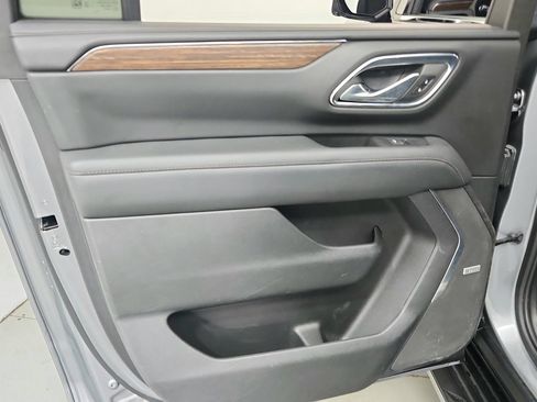 Used 2023 Chevrolet Suburban High Country AWD/4WD image 21
