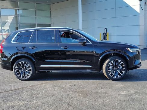New 2026 Volvo XC90 B6 Plus image 2