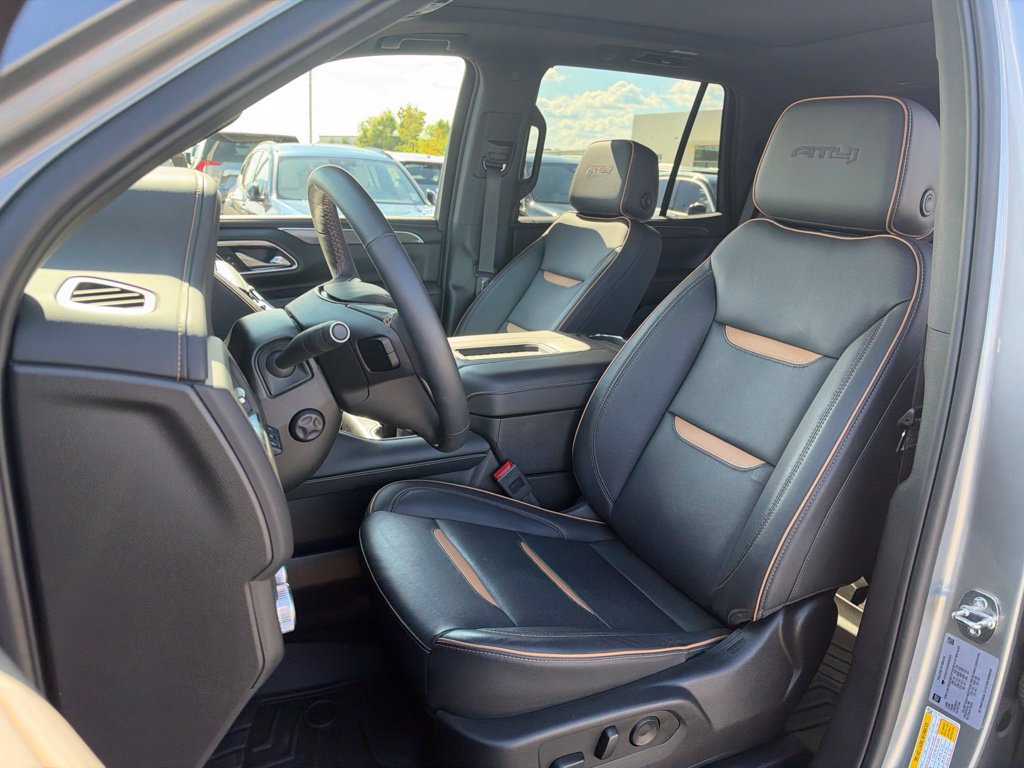 Used 2024 GMC Yukon AT4 w/ AT4 Premium Plus Package AWD/4WD image 13