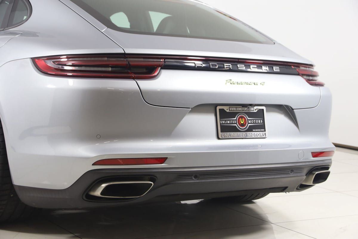 Used 2018 Porsche Panamera 4 AWD/4WD image 31