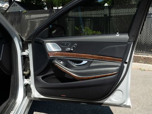 Used 2014 Mercedes-Benz S 63 AMG 4MATIC Sedan image 54