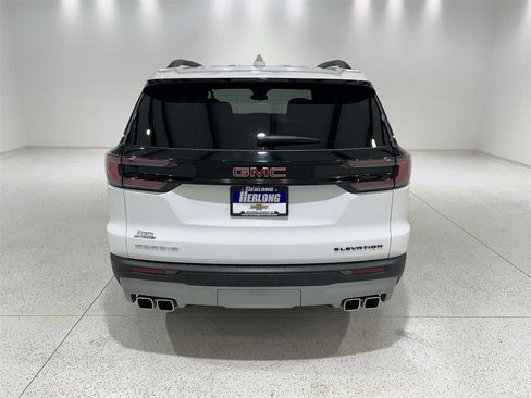 Used 2025 GMC Acadia Elevation image 3